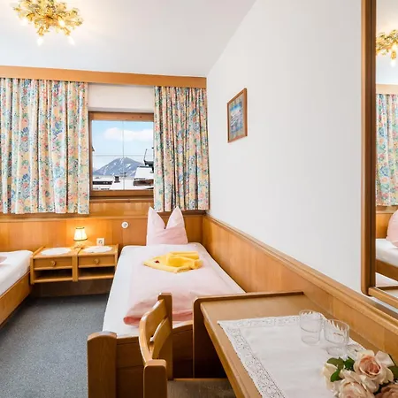 Rainhof Oda ve Kahvaltı 4*